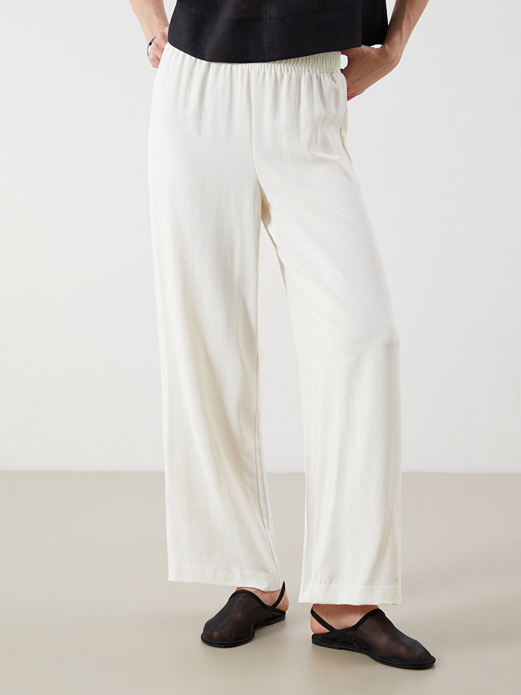 Ekru Beli Lastikli Geniş Paça Kadın Pantolon-1