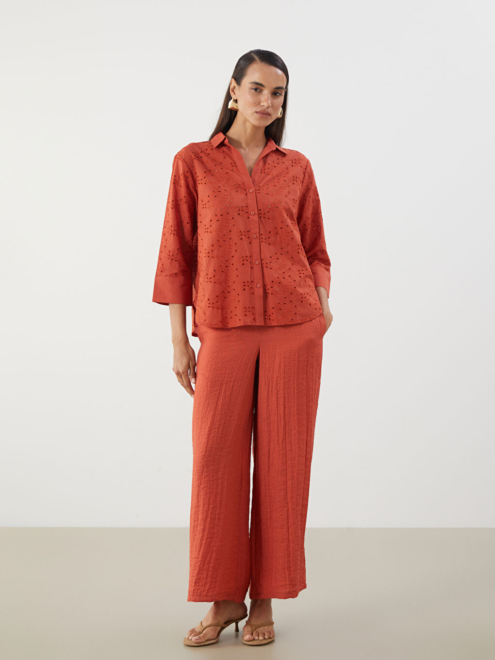 Turuncu Ajurlu Brode Kadın Gömlek-1