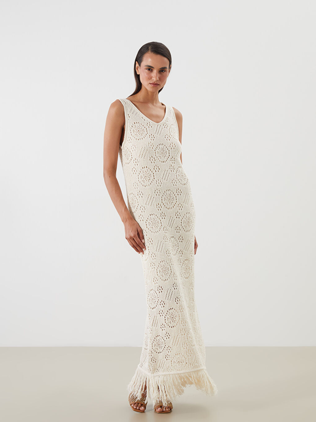 Ekru V Yaka Ajurlu Triko Elbise-1