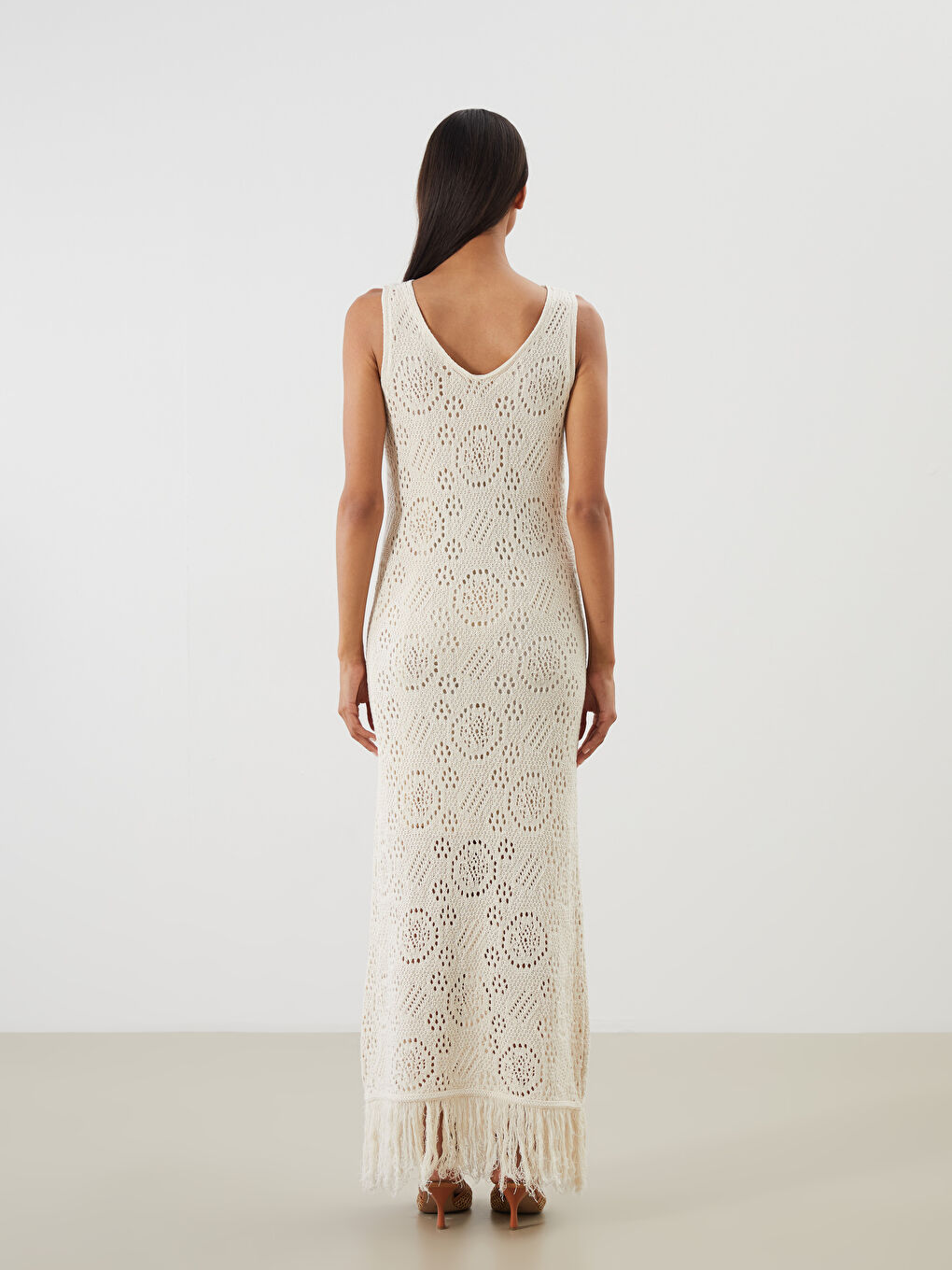 Ekru V Yaka Ajurlu Triko Elbise-4