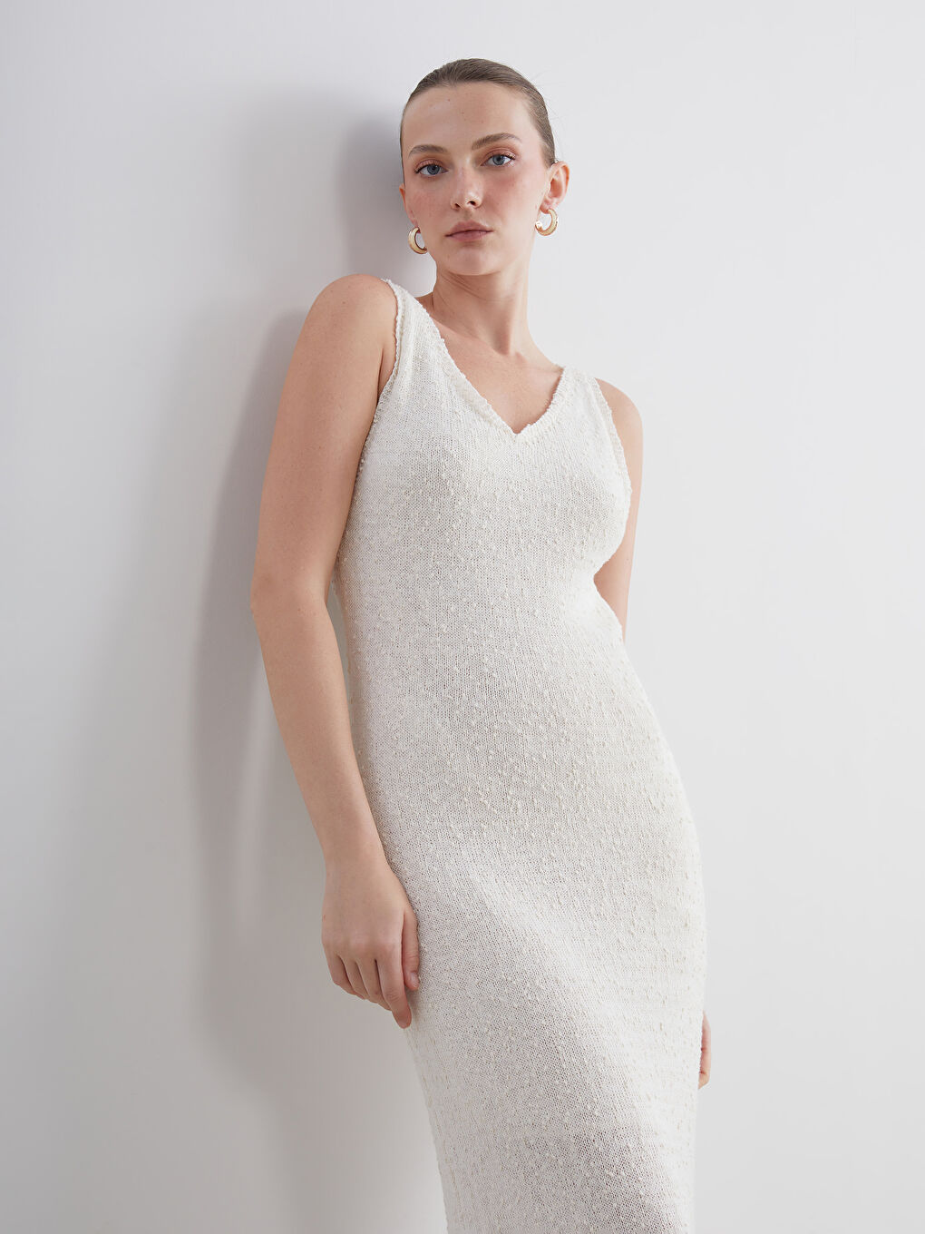 Ekru V Yaka Dokulu Triko Elbise-1