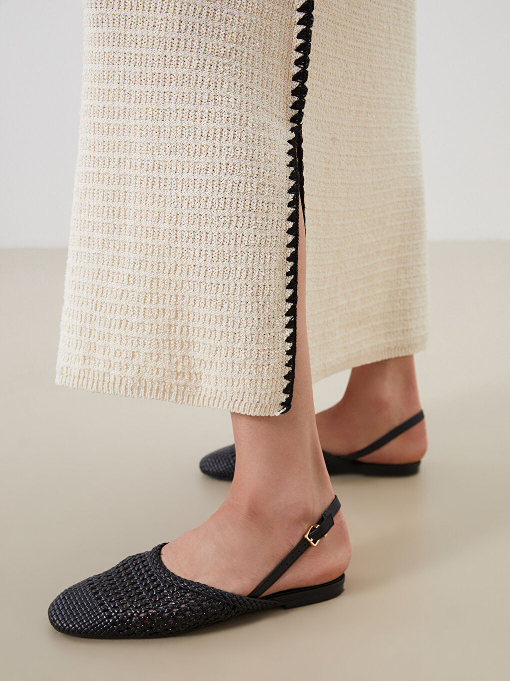 Ekru U Yaka Ajurlu Triko Elbise-2