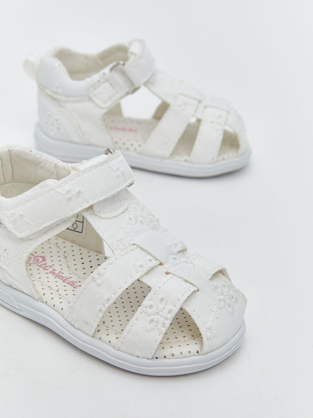 Beyaz Nakış Detaylı Cırt Cırtlı Kız Bebek İlk Adım Ayakkabısı-2