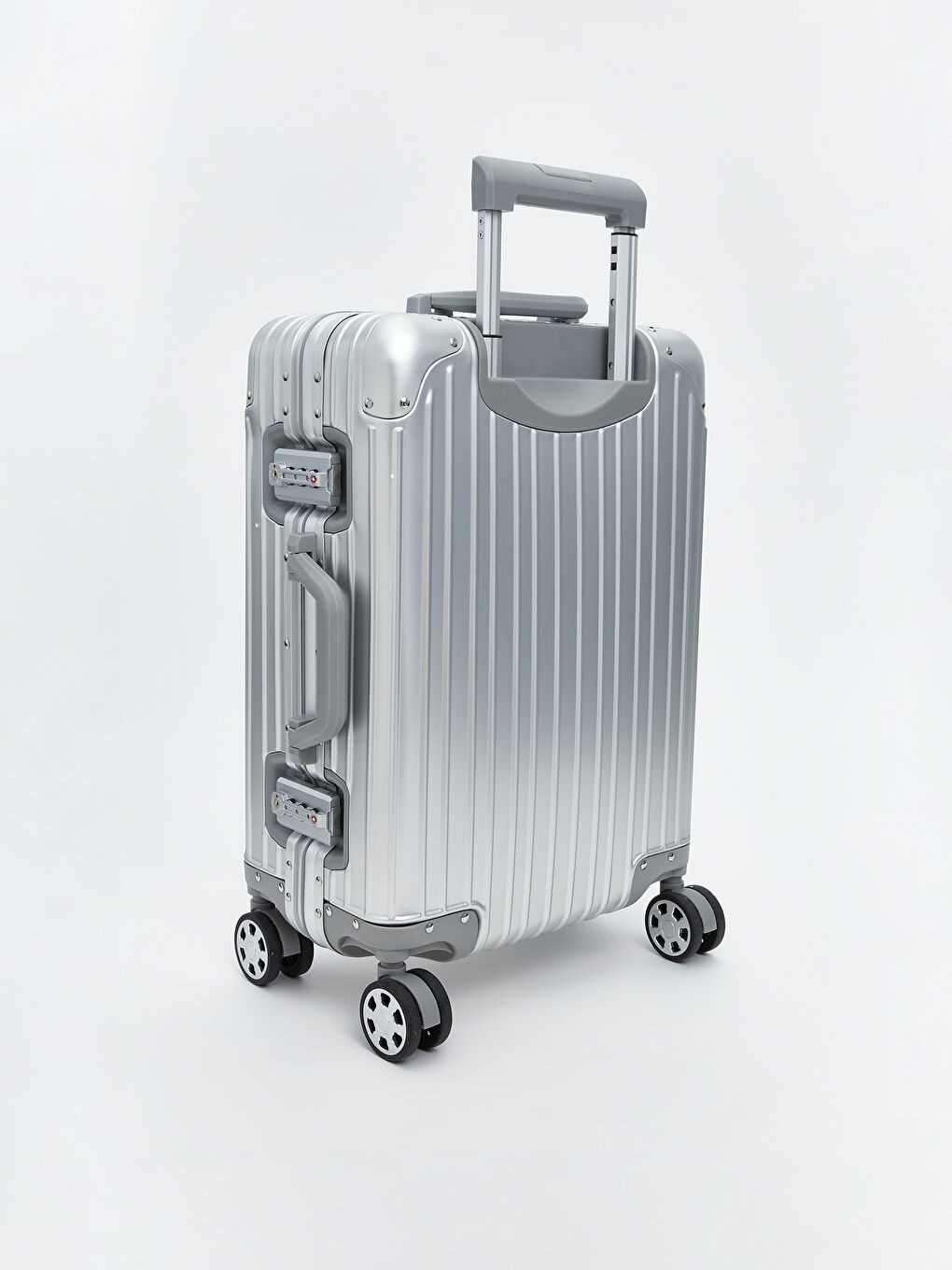 Gri Kilit Detaylı Küçük Boy Valiz-1