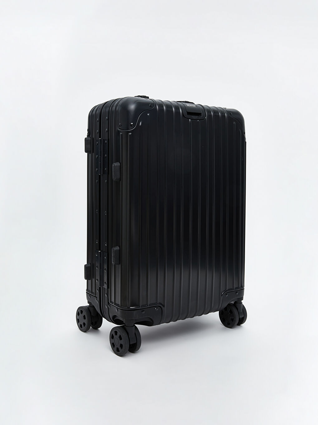 Siyah Kilit Detaylı Küçük Boy Valiz