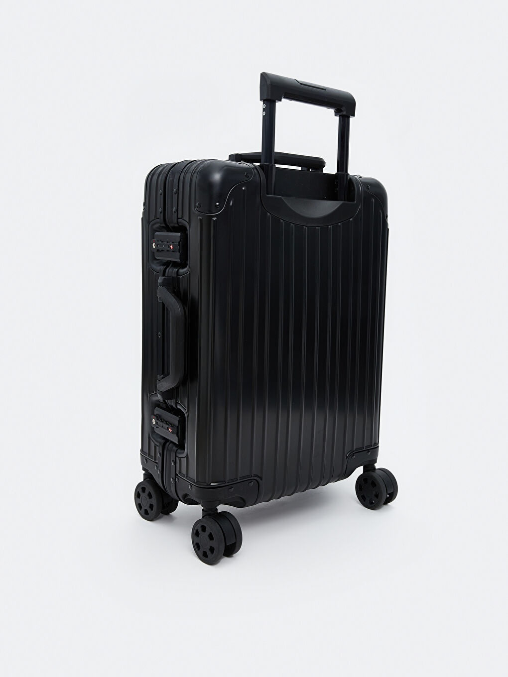 Siyah Kilit Detaylı Küçük Boy Valiz-1