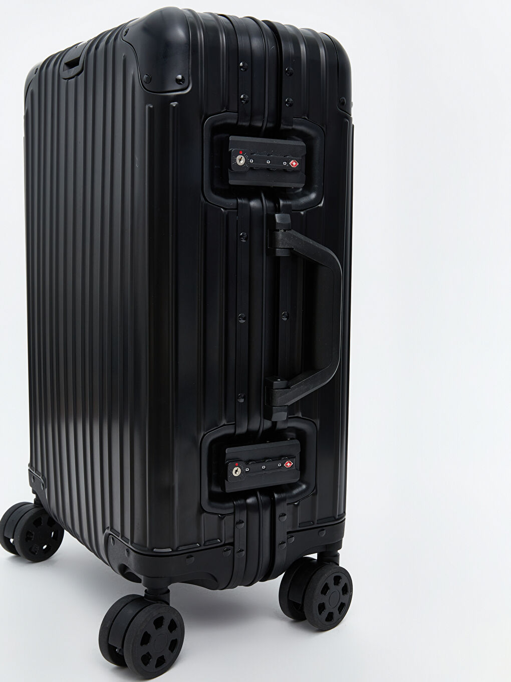 Siyah Kilit Detaylı Küçük Boy Valiz-2