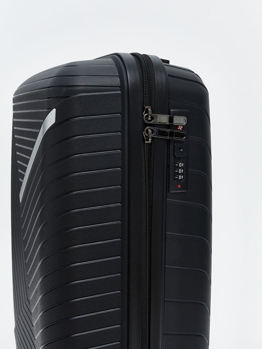 Siyah Kilit Detaylı Küçük Boy Valiz-2