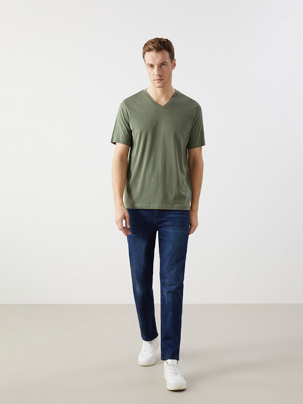 Ерлерге арналған v жағалы қысқа жең трикотаж футболка-3