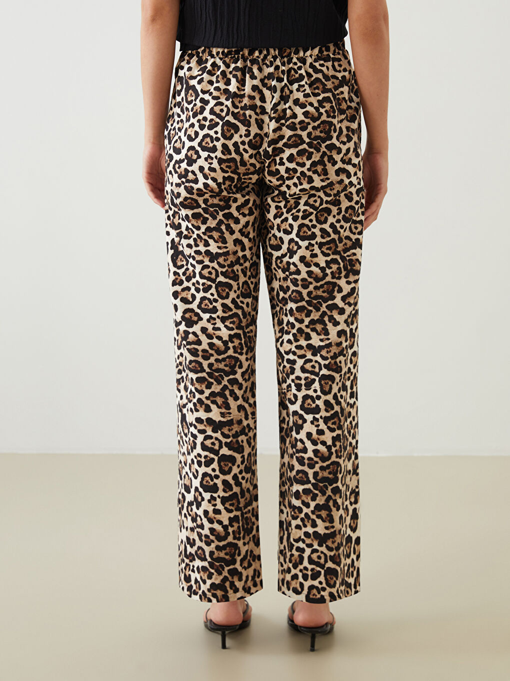 LCWAIKIKI Classic Elasticated Waist Leopard Print Women's Trousers -S5QE22Z8-LQJ