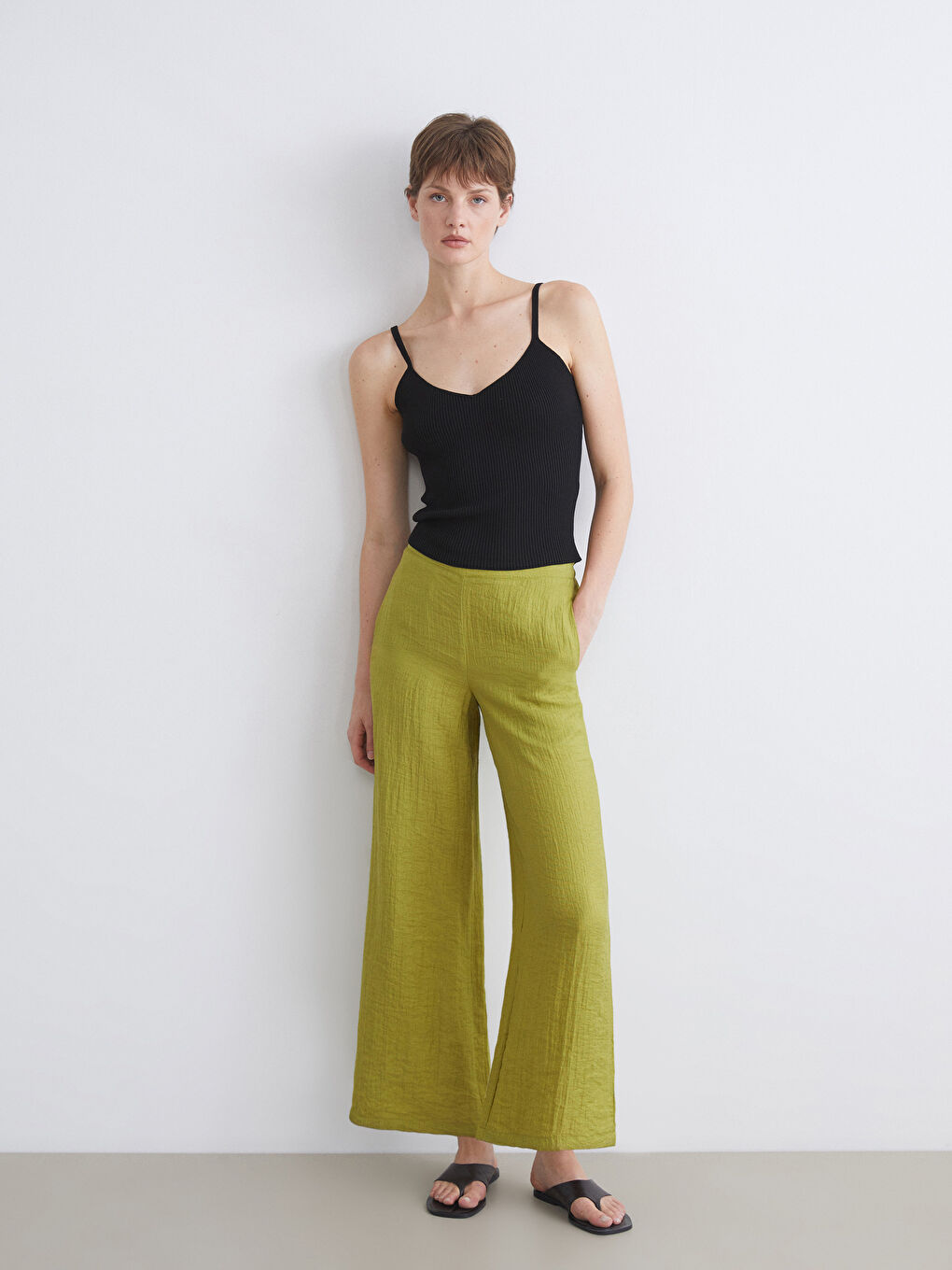 LCWAIKIKI Classic Elasticated Waist Linen-Look Women's Trousers -S5QE85Z8-SQ5