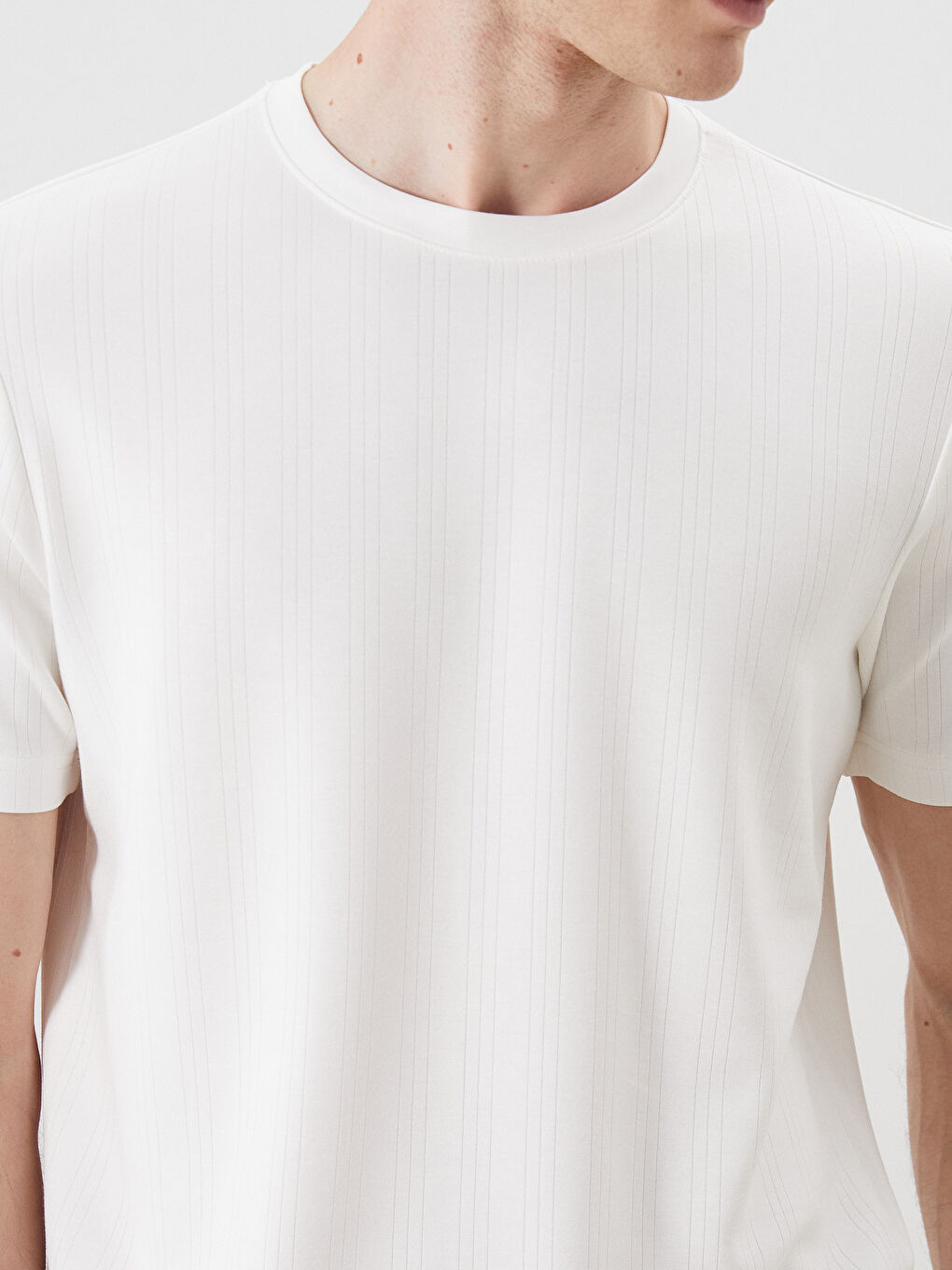 Ekru Bisiklet Yaka Erkek Tişört-2