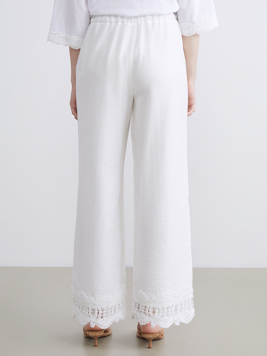 Ekru Beli Lastikli Dantel Detaylı Kadın Pantolon-2