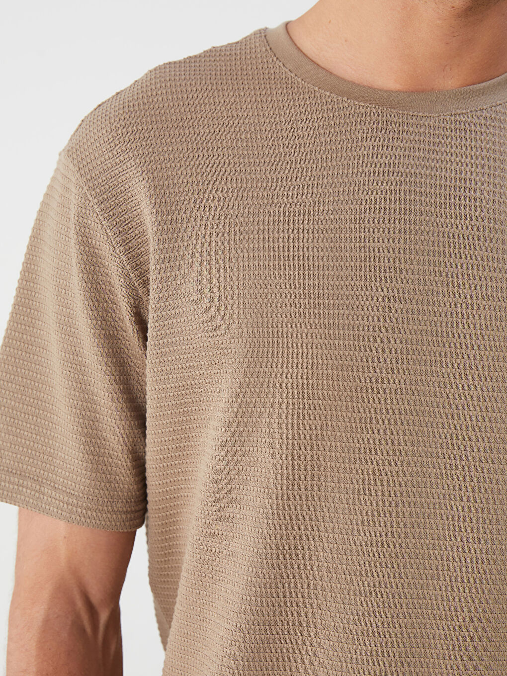 Чоловіча футболка з круглим вирізом-2