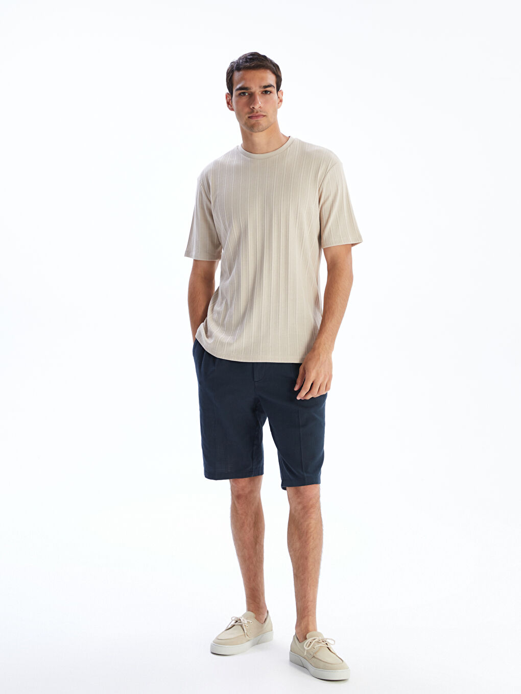 Bej Bisiklet Yaka Erkek Dokulu Tişört-1