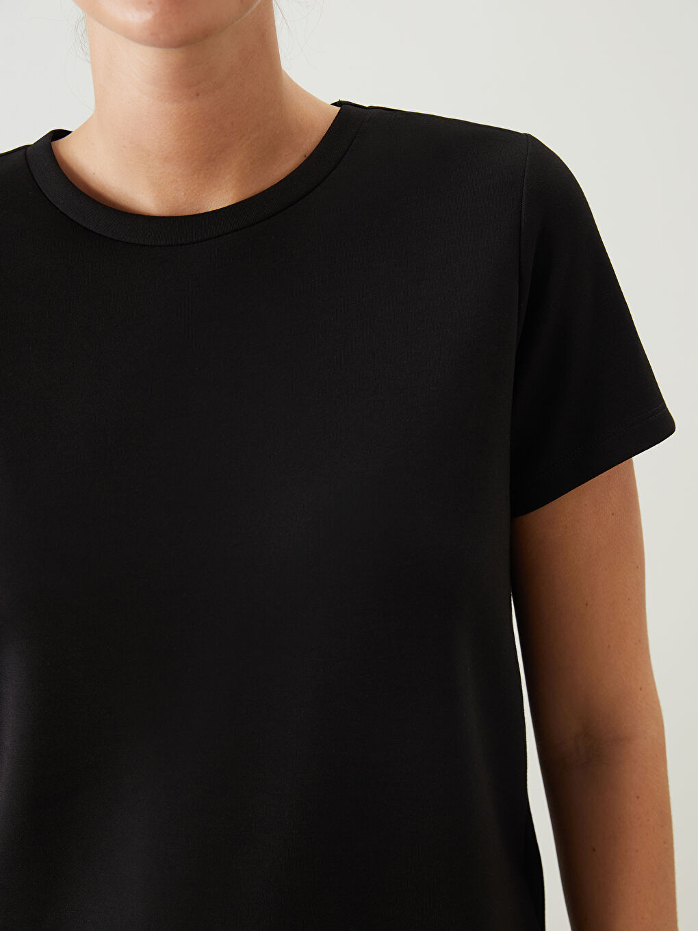 Crew Neck Women's T-Shirt -S5QG06Z8-CVL