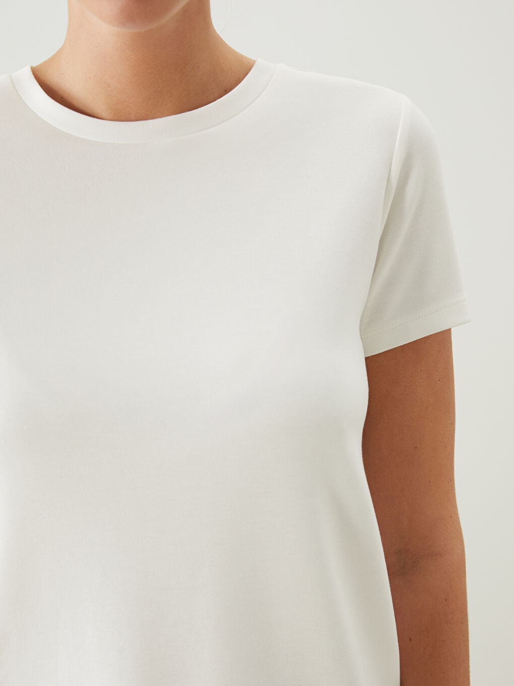 Crew Neck Women's T-Shirt -S5QG06Z8-R9J