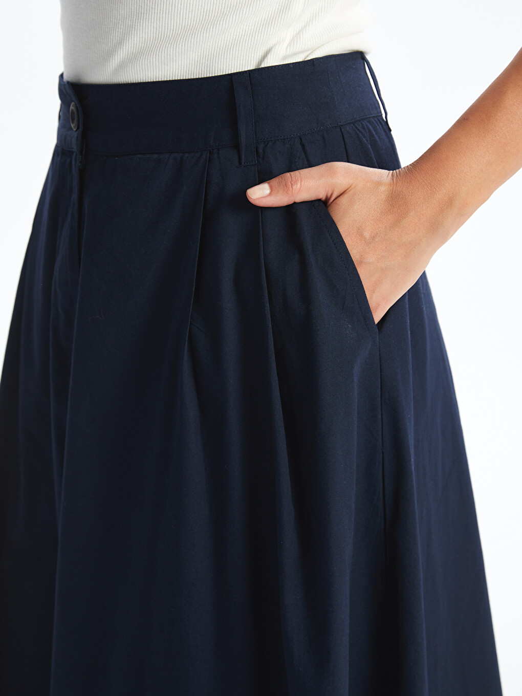 Standard Fit Pleated Skirt-2