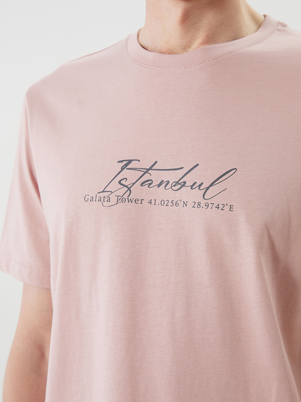 Pembe Bisiklet Yaka İstanbul Baskılı Penye Erkek Tişört-2