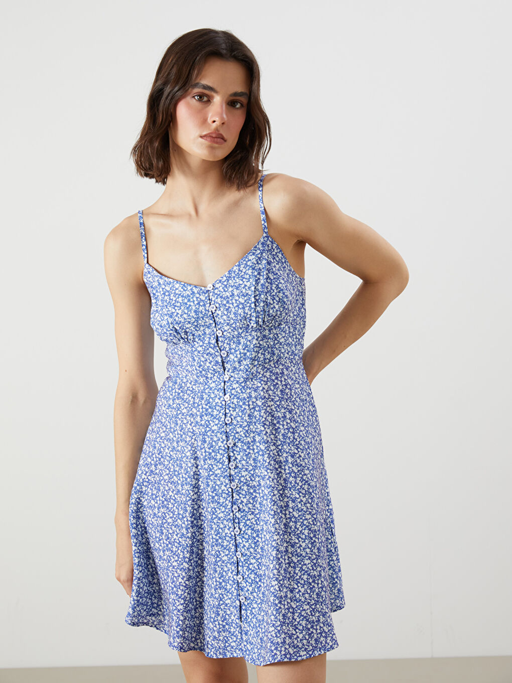 فستان ميني مُزهر بخصر محدد ومزيج مودال-1