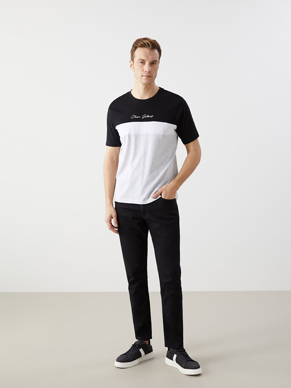 Siyah Bisiklet Yaka Kısa Kollu Renk Bloklu Erkek Tişört-3