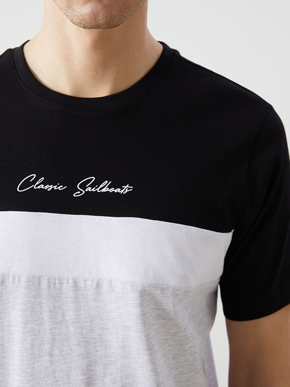 Siyah Bisiklet Yaka Kısa Kollu Renk Bloklu Erkek Tişört-5
