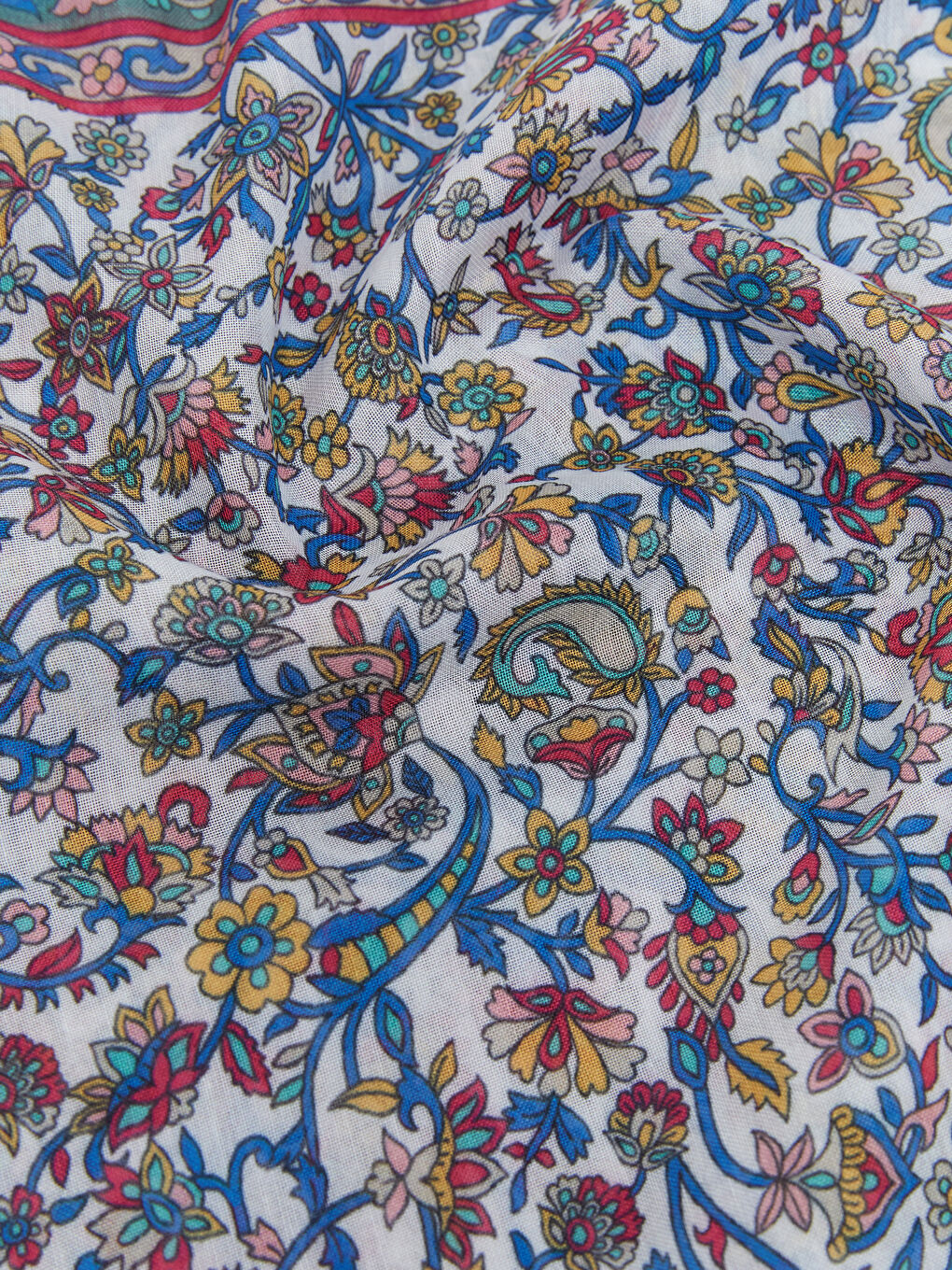 ئیسکارفی گەورە په‌مه‌یی ئافرەت -S5QG51Z8-LT9