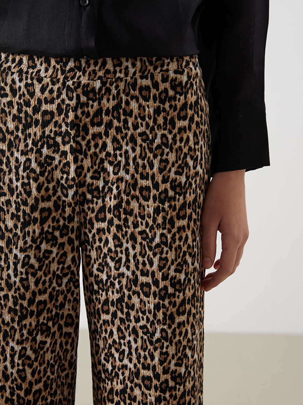 Leopard Patterned Women's Trousers with Elastic Waist -S5QG88Z8-LQY