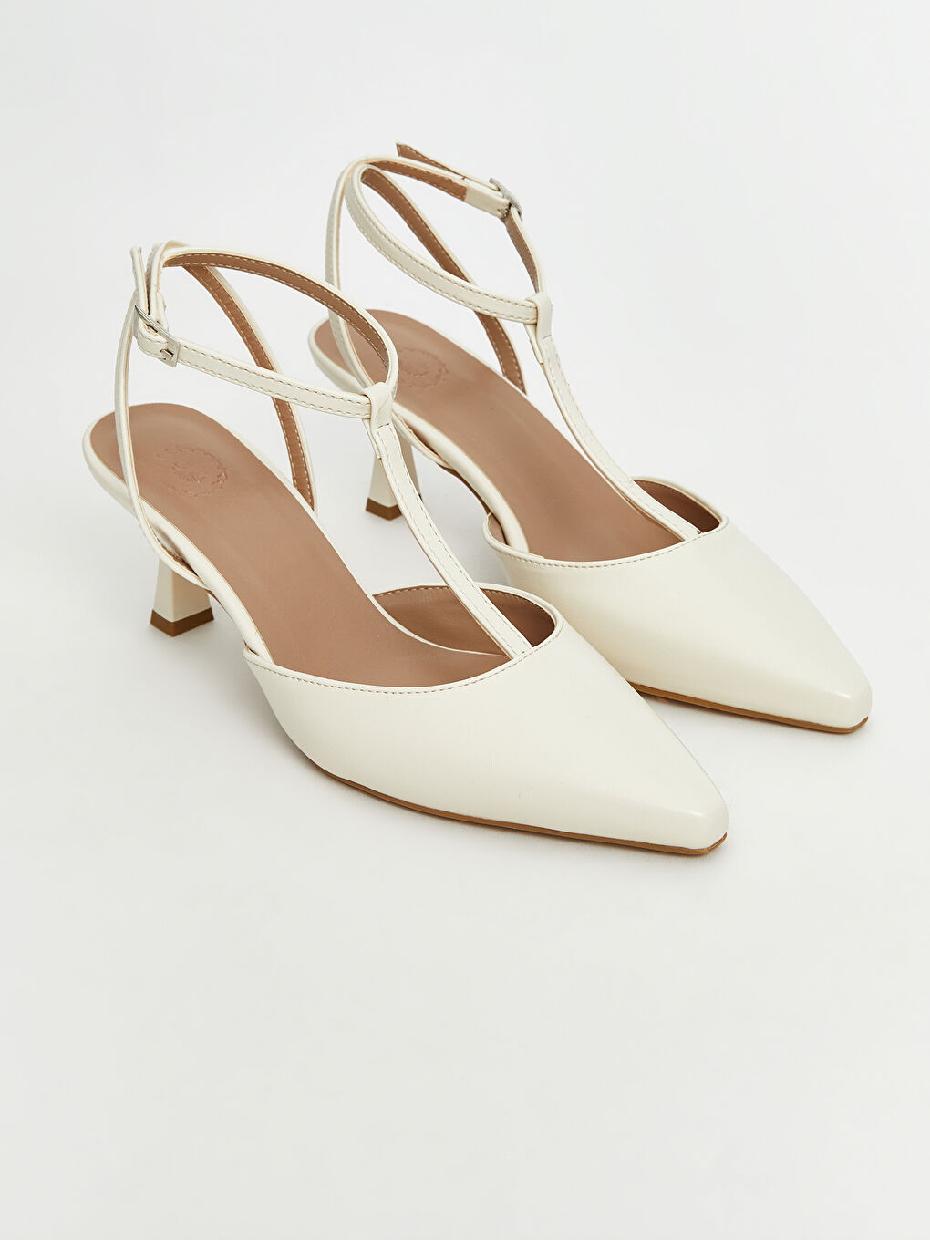 Bej Sivri Burun Kadın Topuklu Ayakkabı