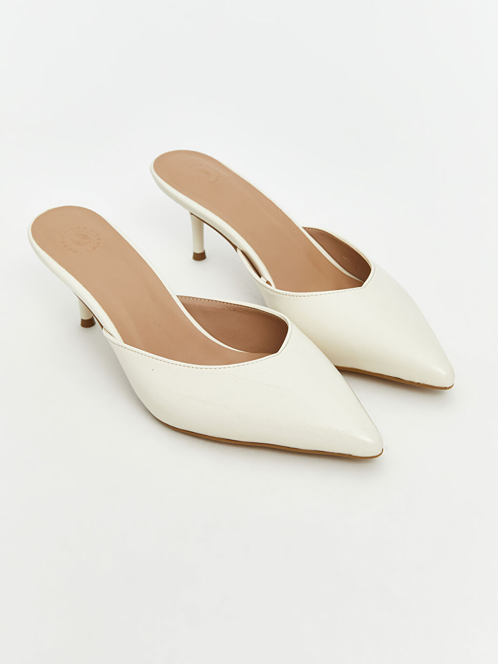 Bej Sivri Burun Kadın Topuklu Ayakkabı