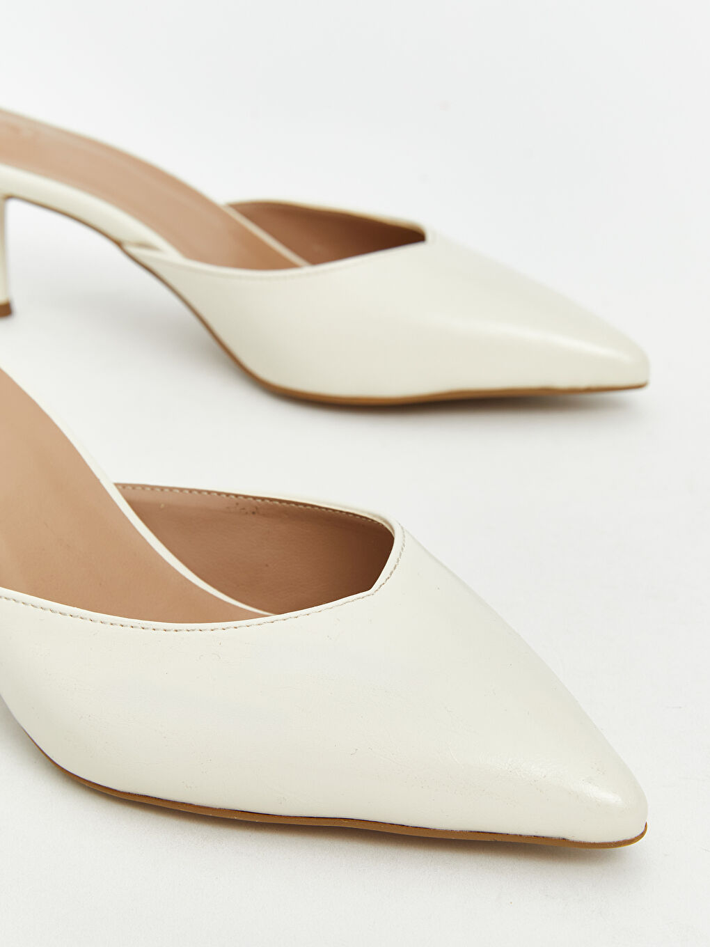 Bej Sivri Burun Kadın Topuklu Ayakkabı-2