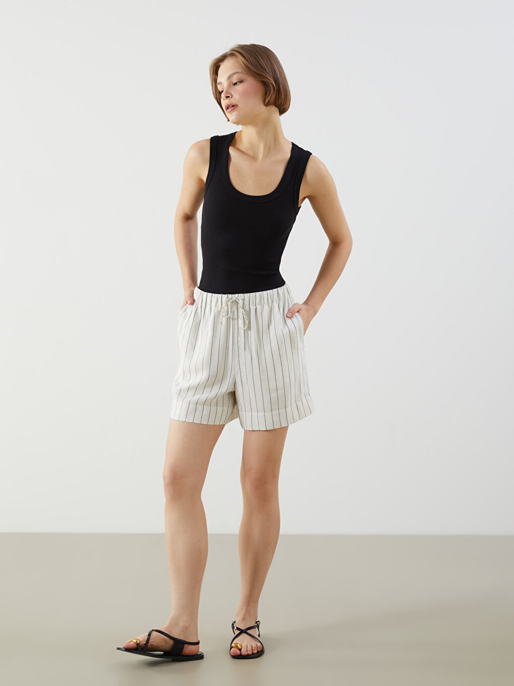 Siyah U Yaka Kadın Atlet-3