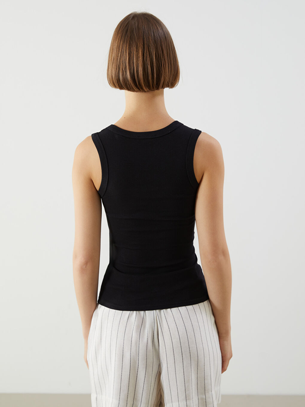 Siyah U Yaka Kadın Atlet-7