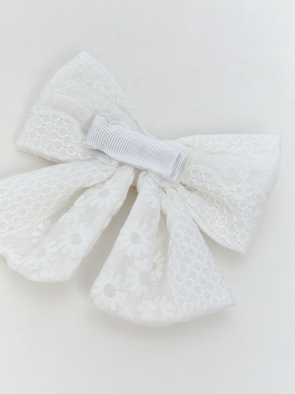 Beyaz Fiyonk Detaylı Kız Bebek Toka-2