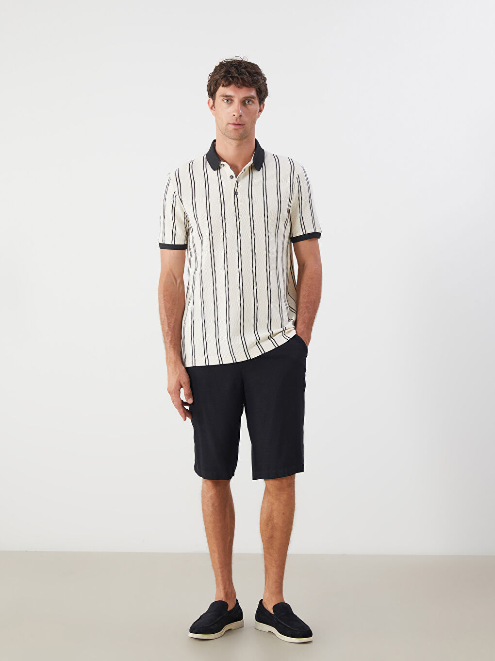 Siyah Polo Yaka Çizgili Erkek Tişört-1