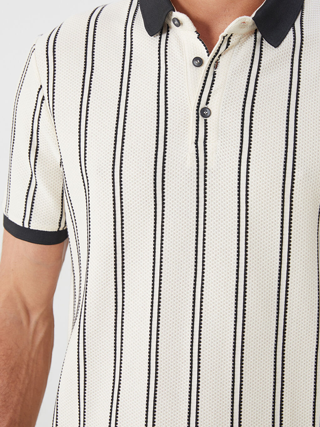 Siyah Polo Yaka Çizgili Erkek Tişört-2