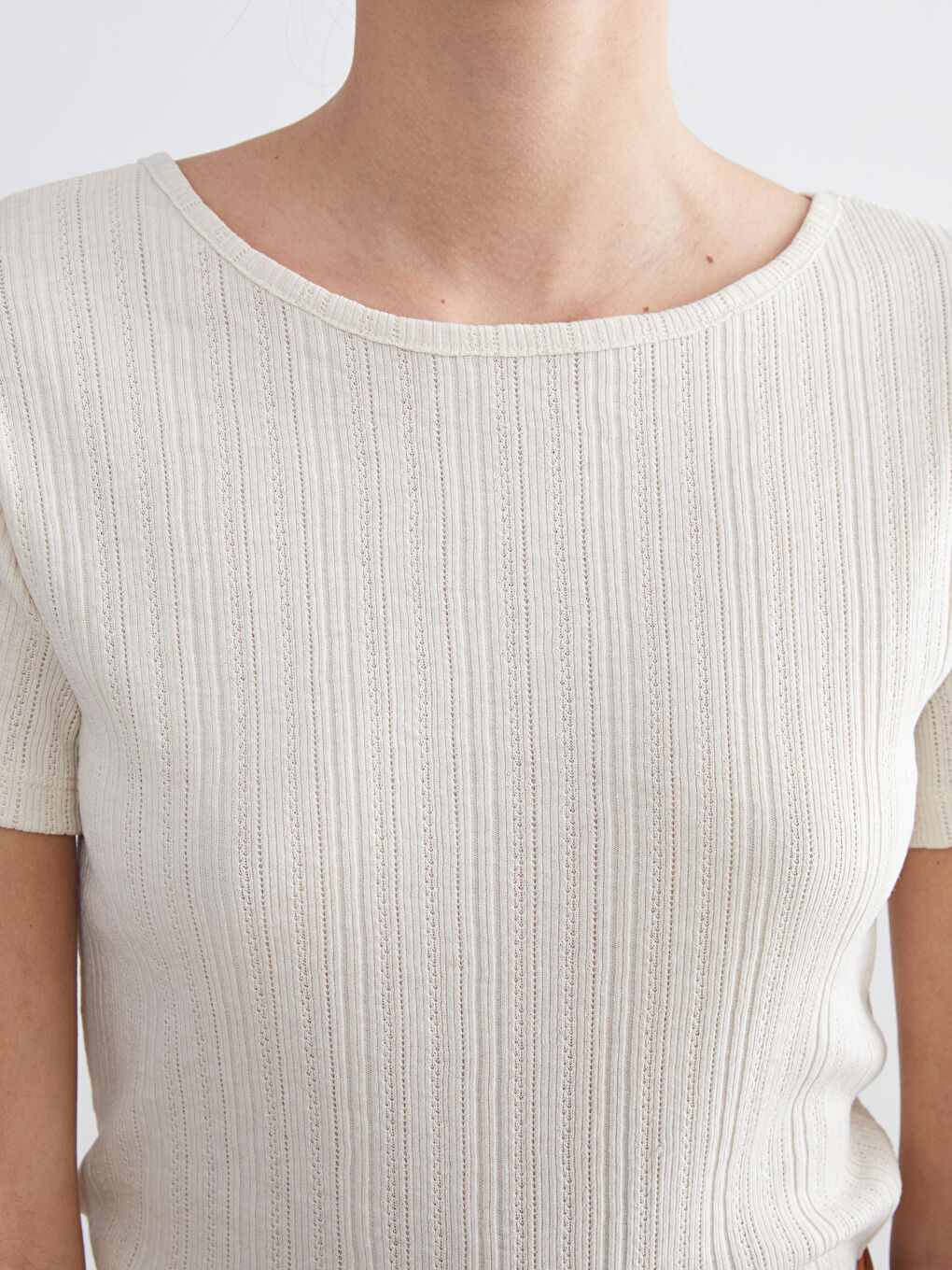LCWAIKIKI Classic Crew Neck Textured Women's T-Shirt -S5QI81Z8-QVM