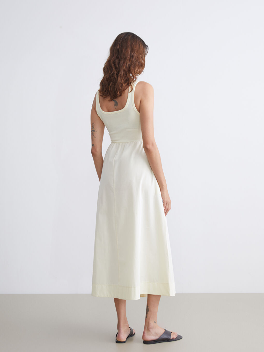 Sarı Kare Yaka Dokulu Belden Oturtmalı Elbise-3