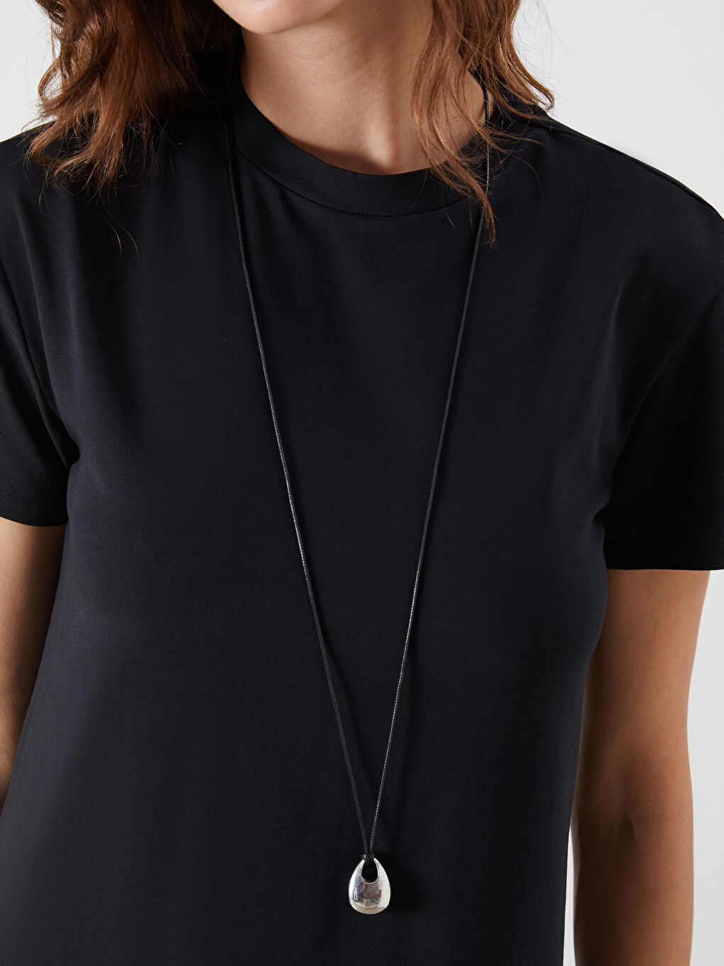 Siyah Bisiklet Yaka Yırtmaçlı Elbise-2