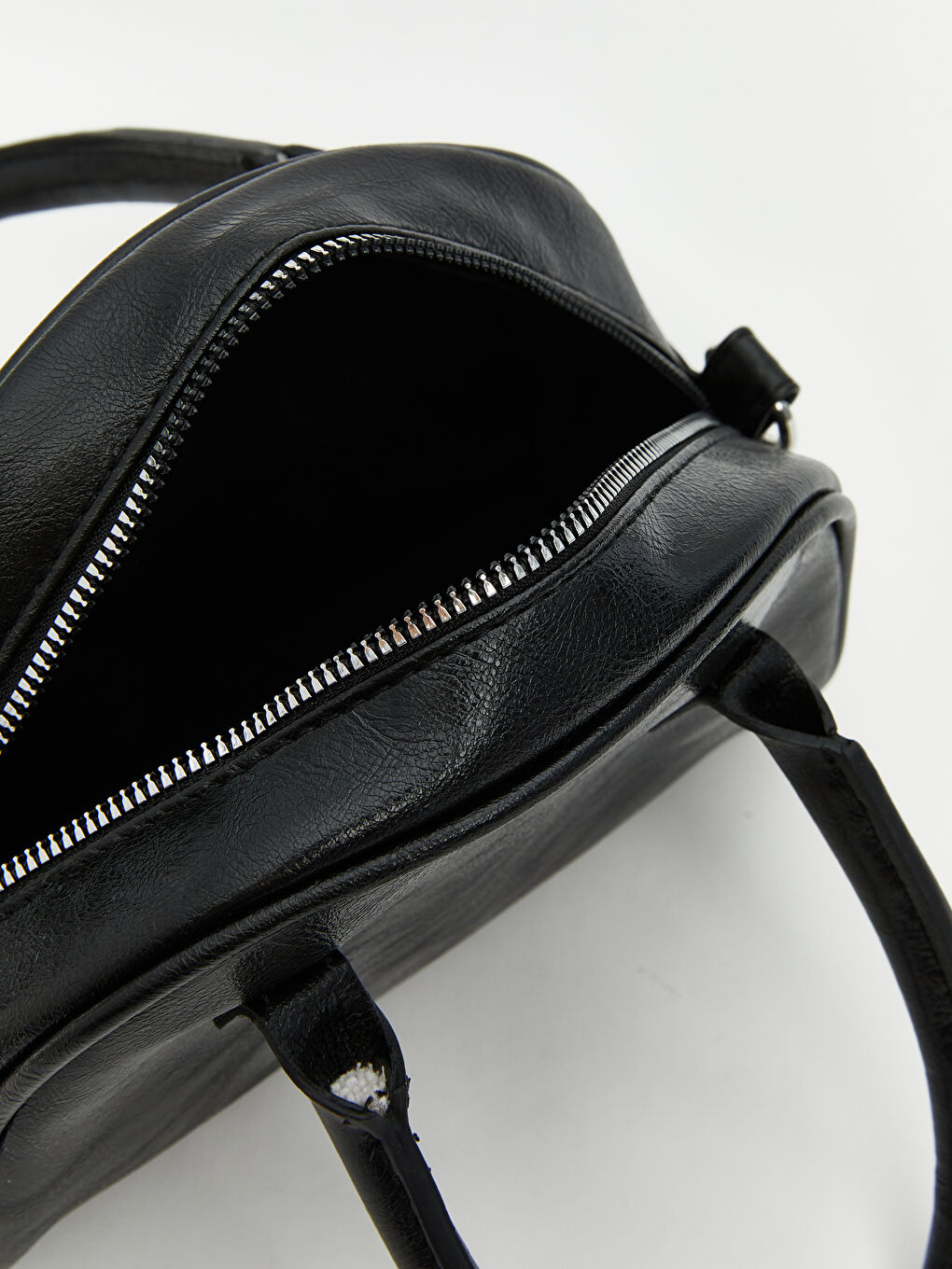 Siyah Deri Görünümlü Kadın Omuz Çantası-3