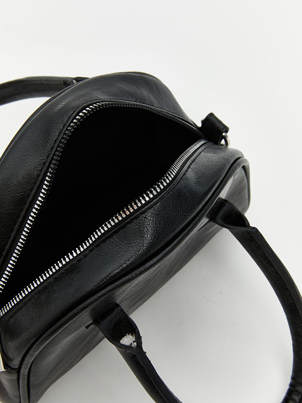 Siyah Deri Görünümlü Kadın Omuz Çantası-6