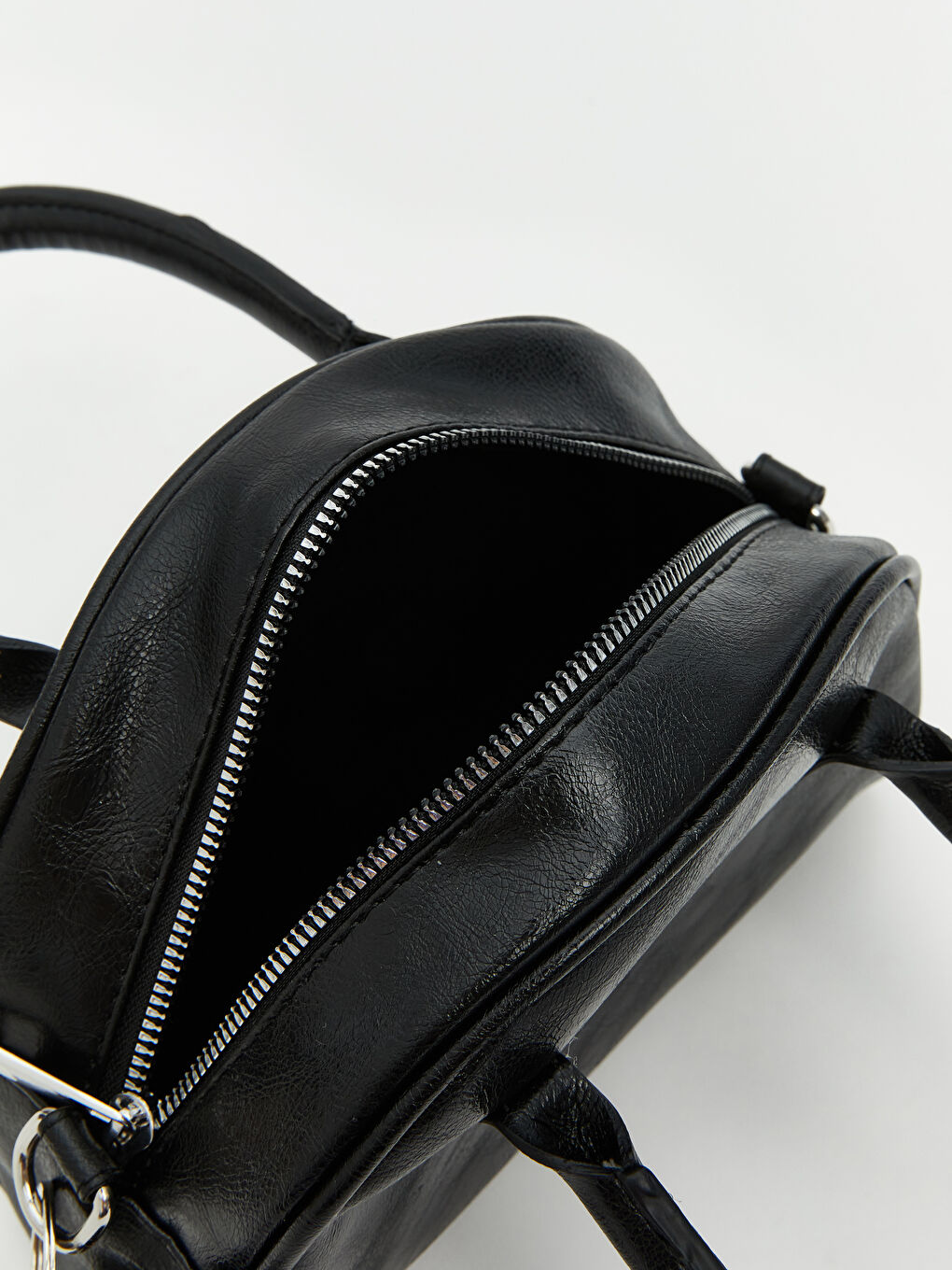 Siyah Deri Görünümlü Kadın Omuz Çantası-5