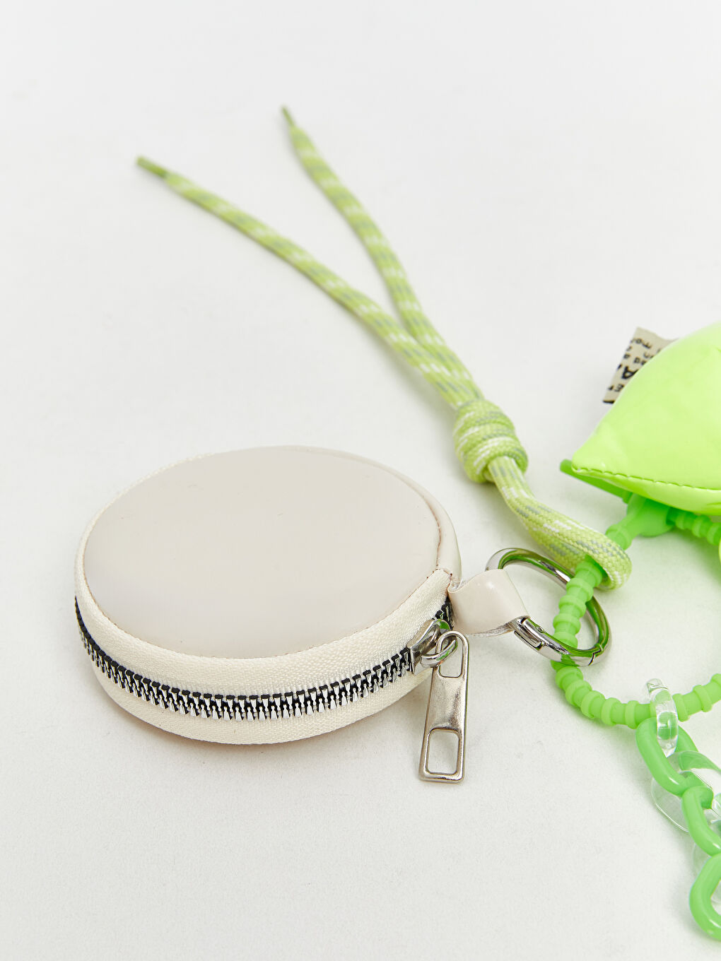 Fiyonk Detaylı Kadın Anahtarlık-1