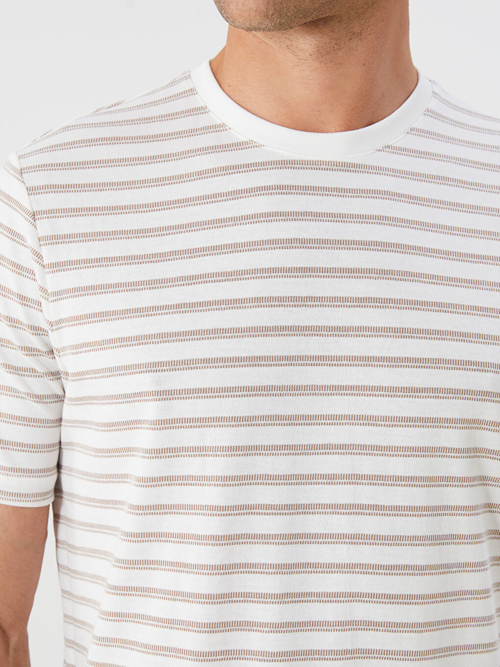 Bej Bisiklet Yaka Çizgili Erkek Tişört-2