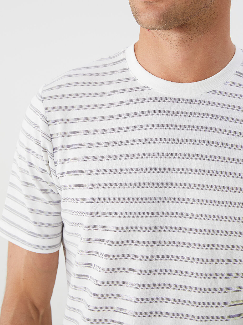 Gri Bisiklet Yaka Çizgili Erkek Tişört-2