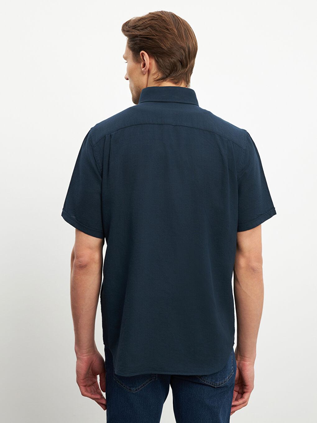 Мужская рубашка стандартного кроя из поплина-6