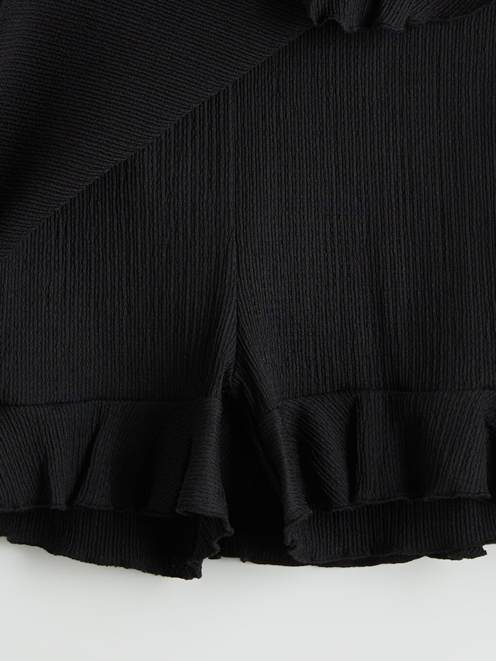 Siyah Beli Lastikli Dokulu Kadın Şortlu Etek-5