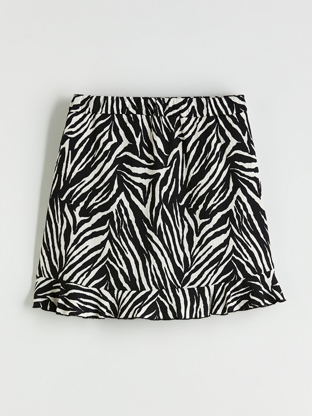 Siyah Beli Lastikli Dokulu Kadın Şortlu Etek-5