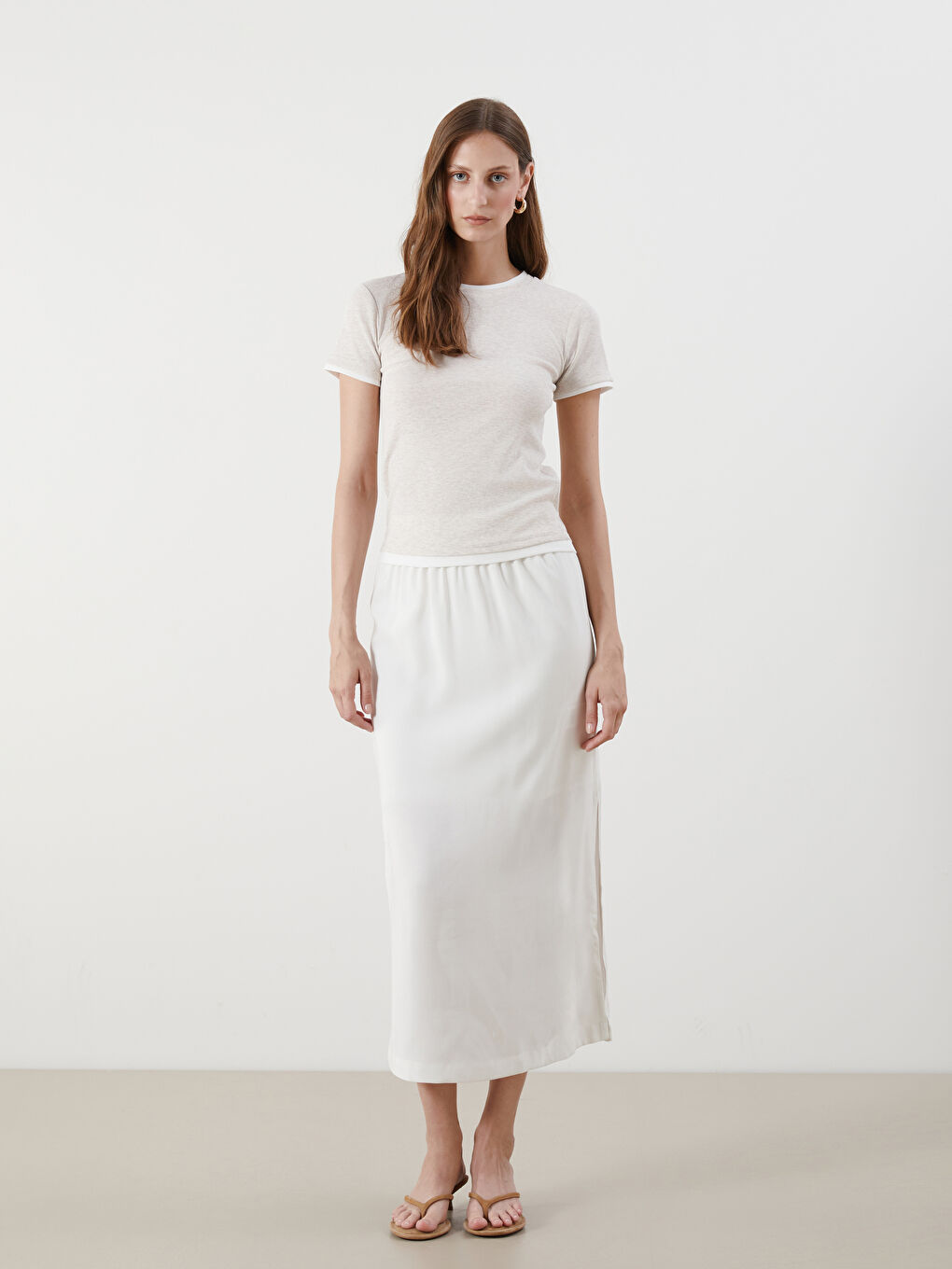 Bej Bisiklet Yaka Kadın Tişört-1