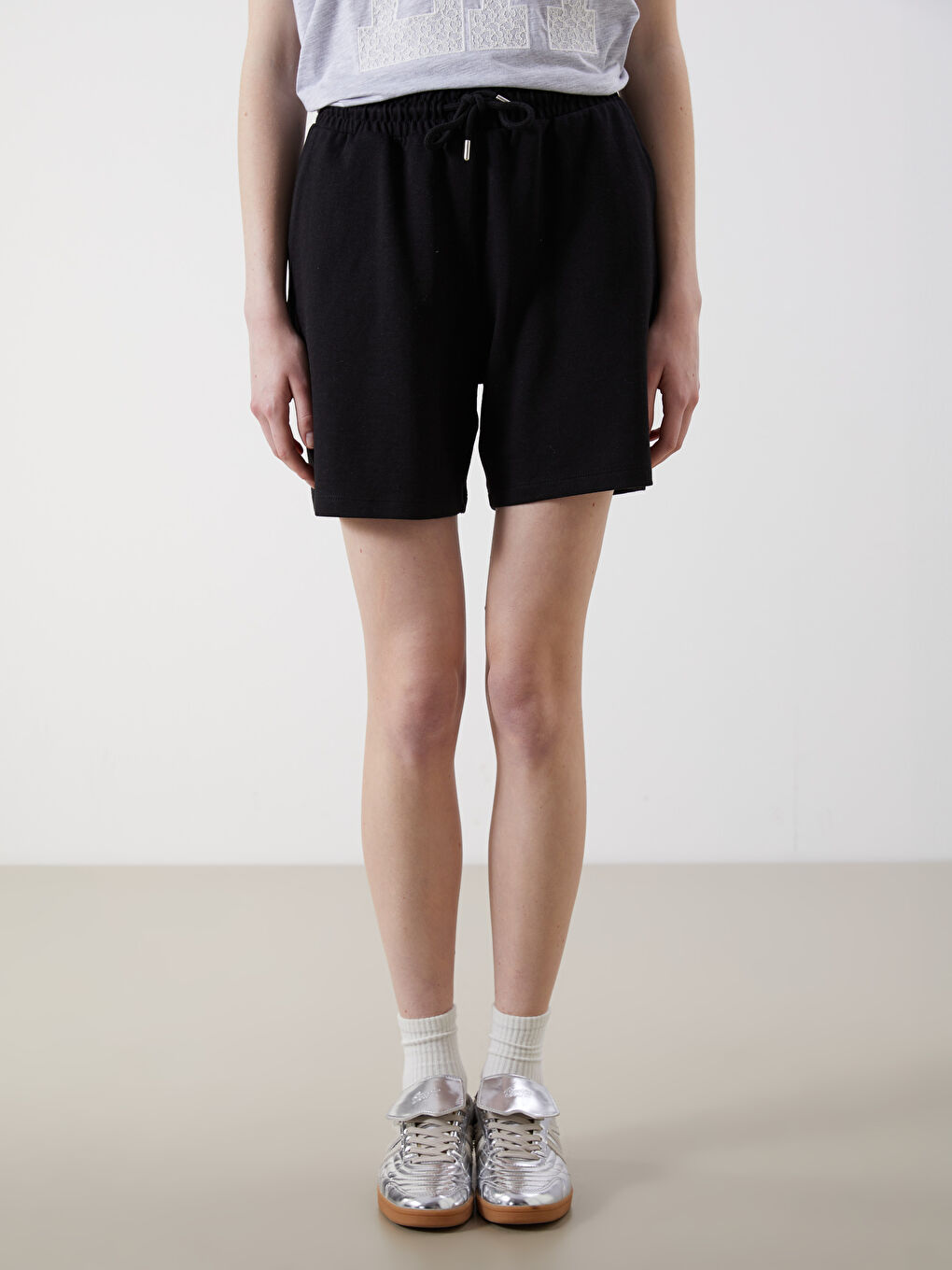 Šorts sa elastičnim strukom za žene-1